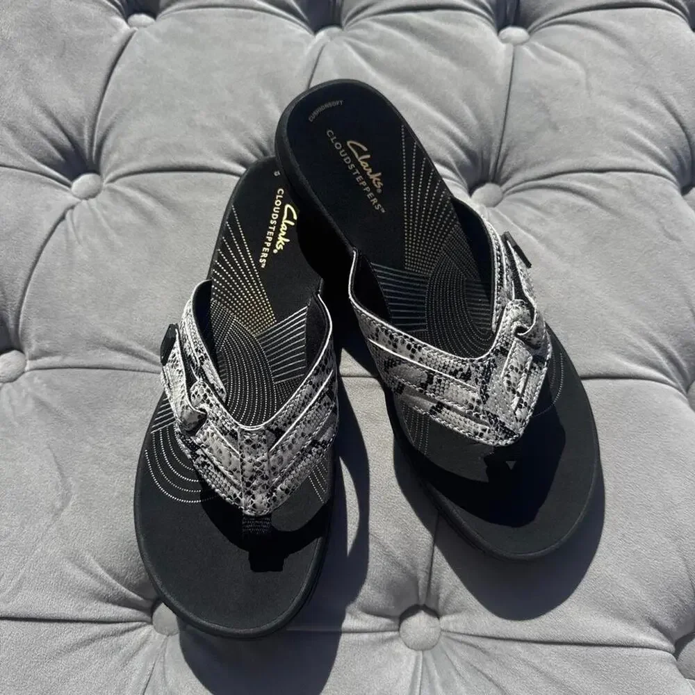 Clarks black gray snakeskin